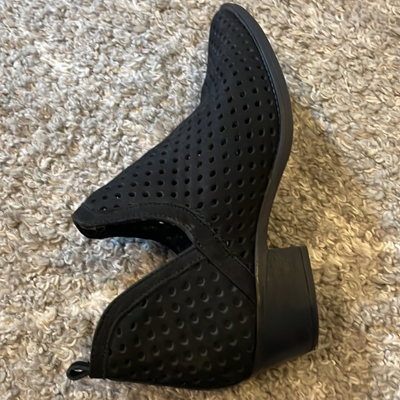 Steve Madden black booties - Picture 6 of 10